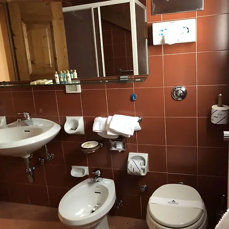 酒店 Majoni 科尔蒂纳丹佩佐