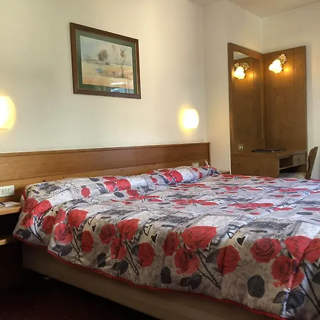 Ξενοδοχείο Majoni 4*