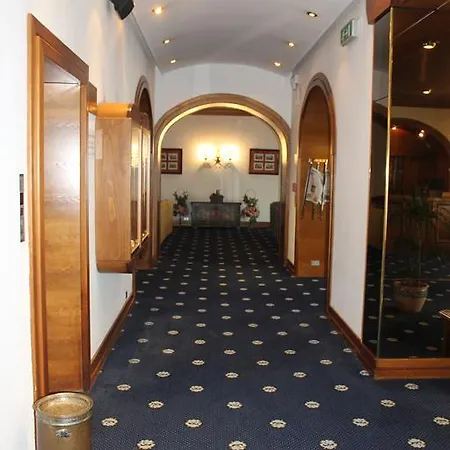 Otel Majoni 4*